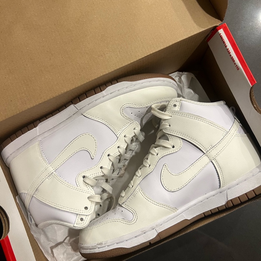 Nike Dunk High Sail Gum - Picture 2 of 6